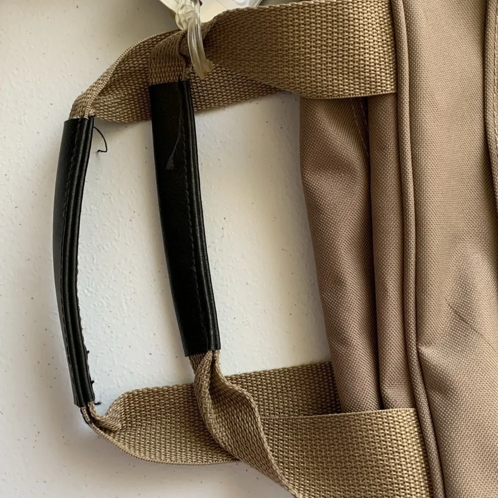 Travel Bag, Good Condition., lots of storage options. Handles & Shoulder Straps